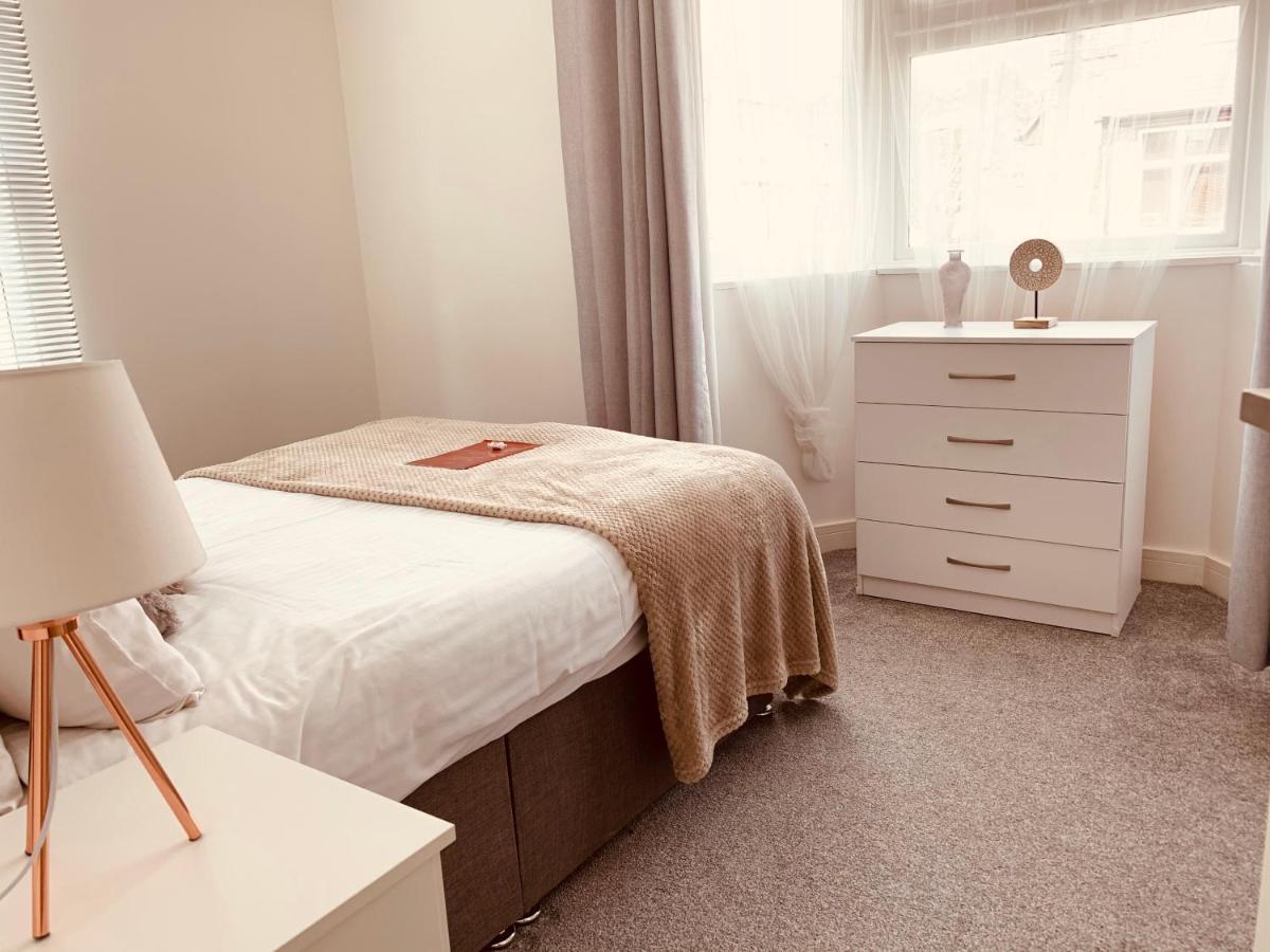 Elthorne Luxury Apartments - Uxbridge Extérieur photo