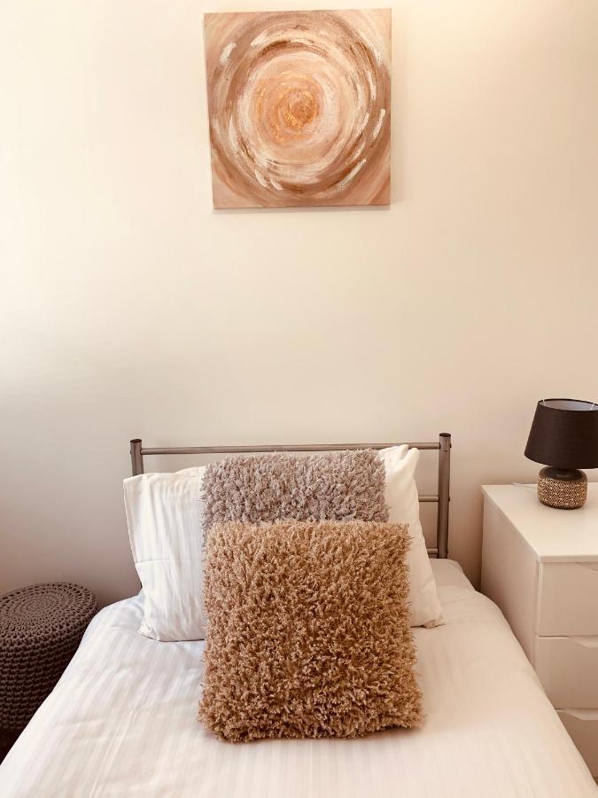 Elthorne Luxury Apartments - Uxbridge Extérieur photo