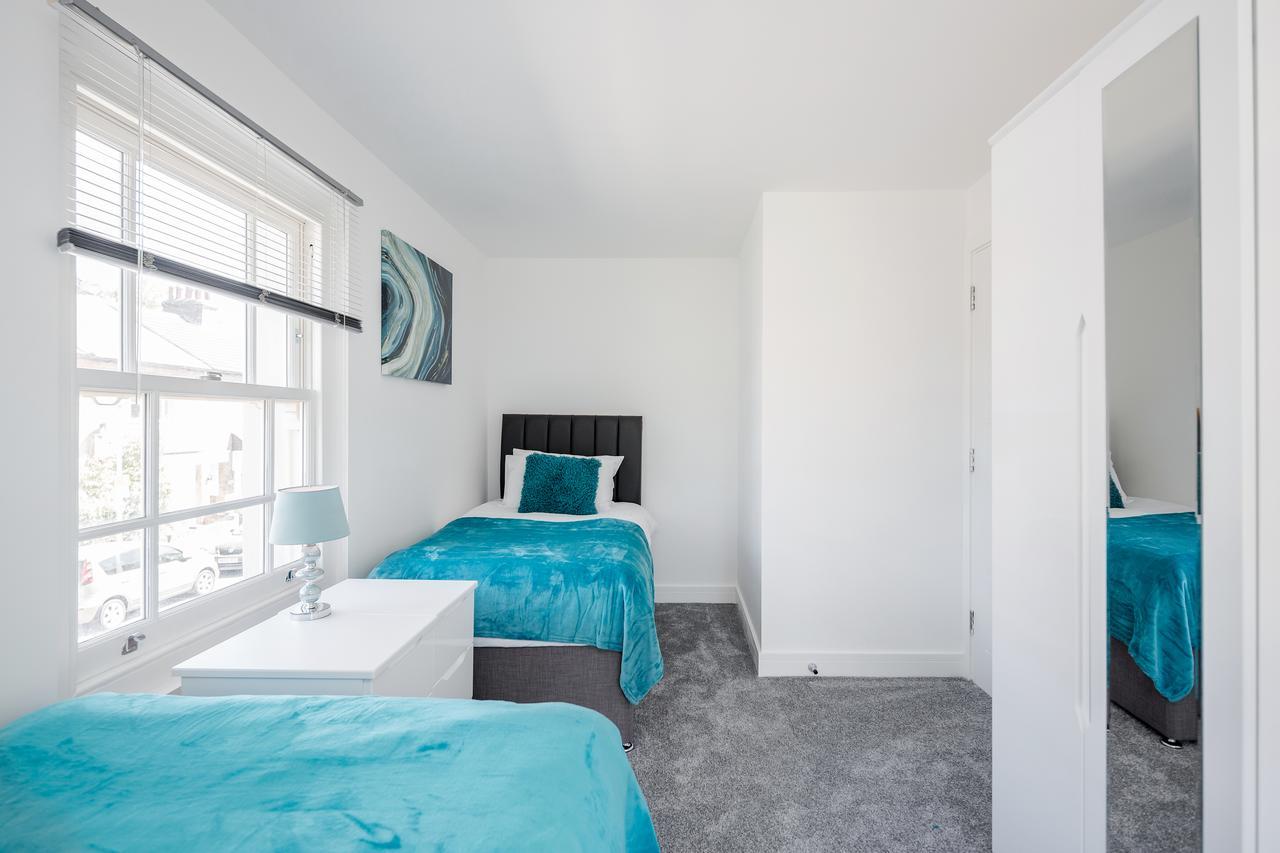 Elthorne Luxury Apartments - Uxbridge Extérieur photo